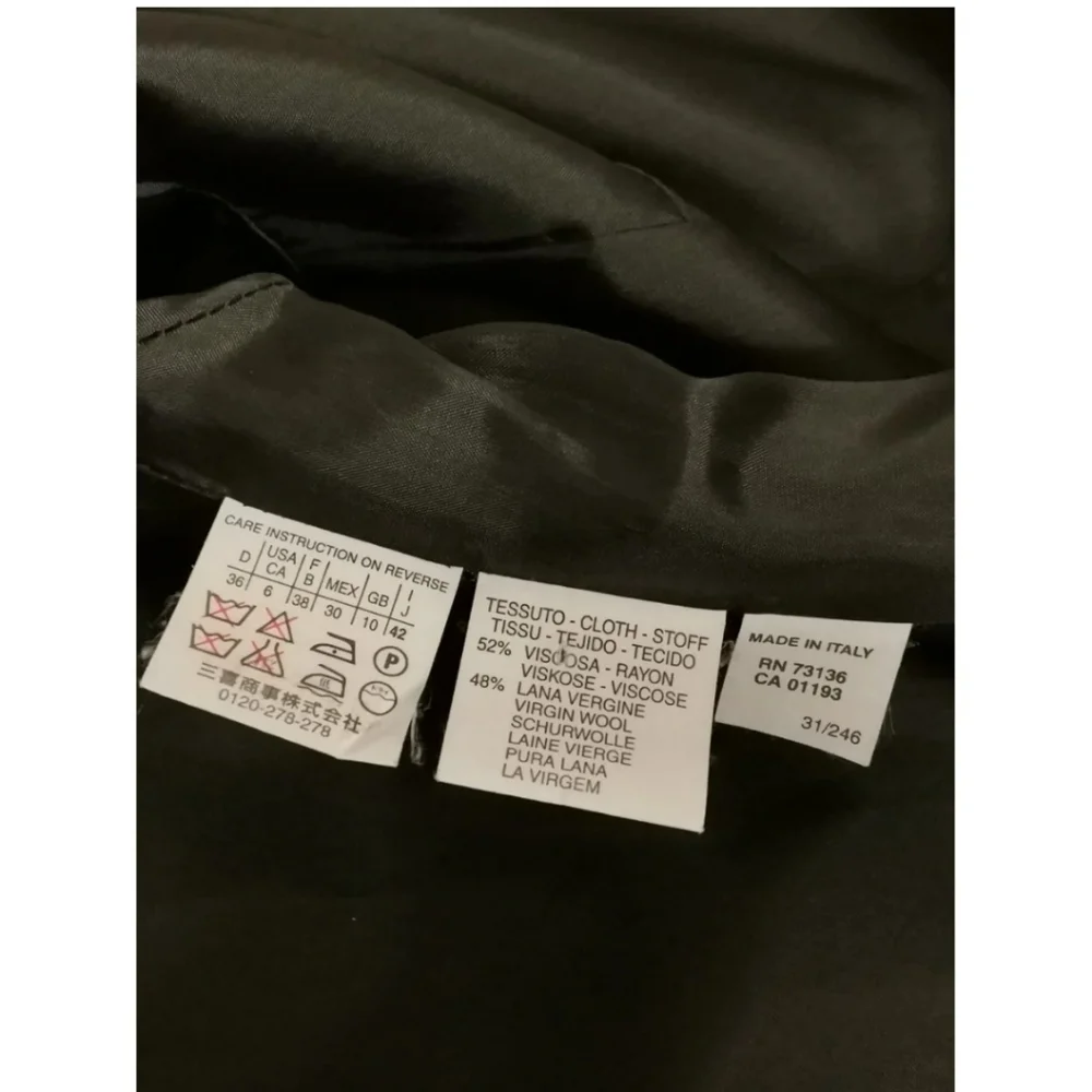 Marella by Max Mara, wool blend, black pinstripe suit jacket. UK 10, Immaculate. - Picture 2 of 4